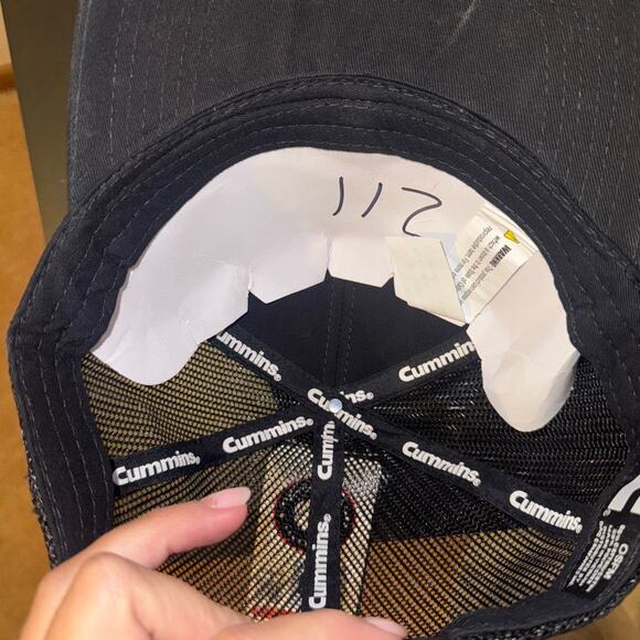 Cummins Cap- Hat Trucker Snapback- New with tags-CMN35191-metal logo - Picture 3 of 3